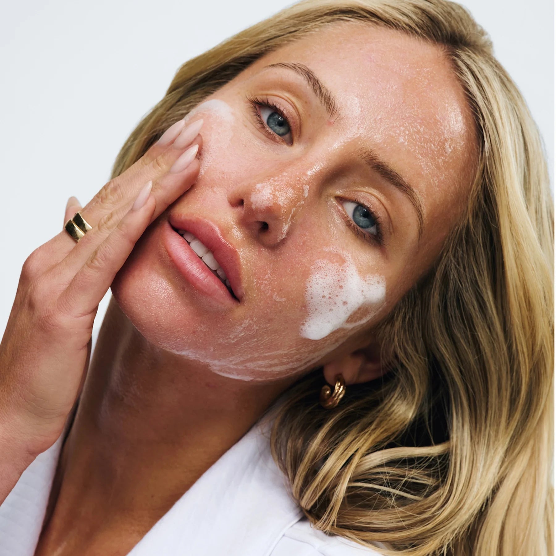 *PRE-ORDER* Reale Actives Exfoliating LHA + BHA Gel Cleanser