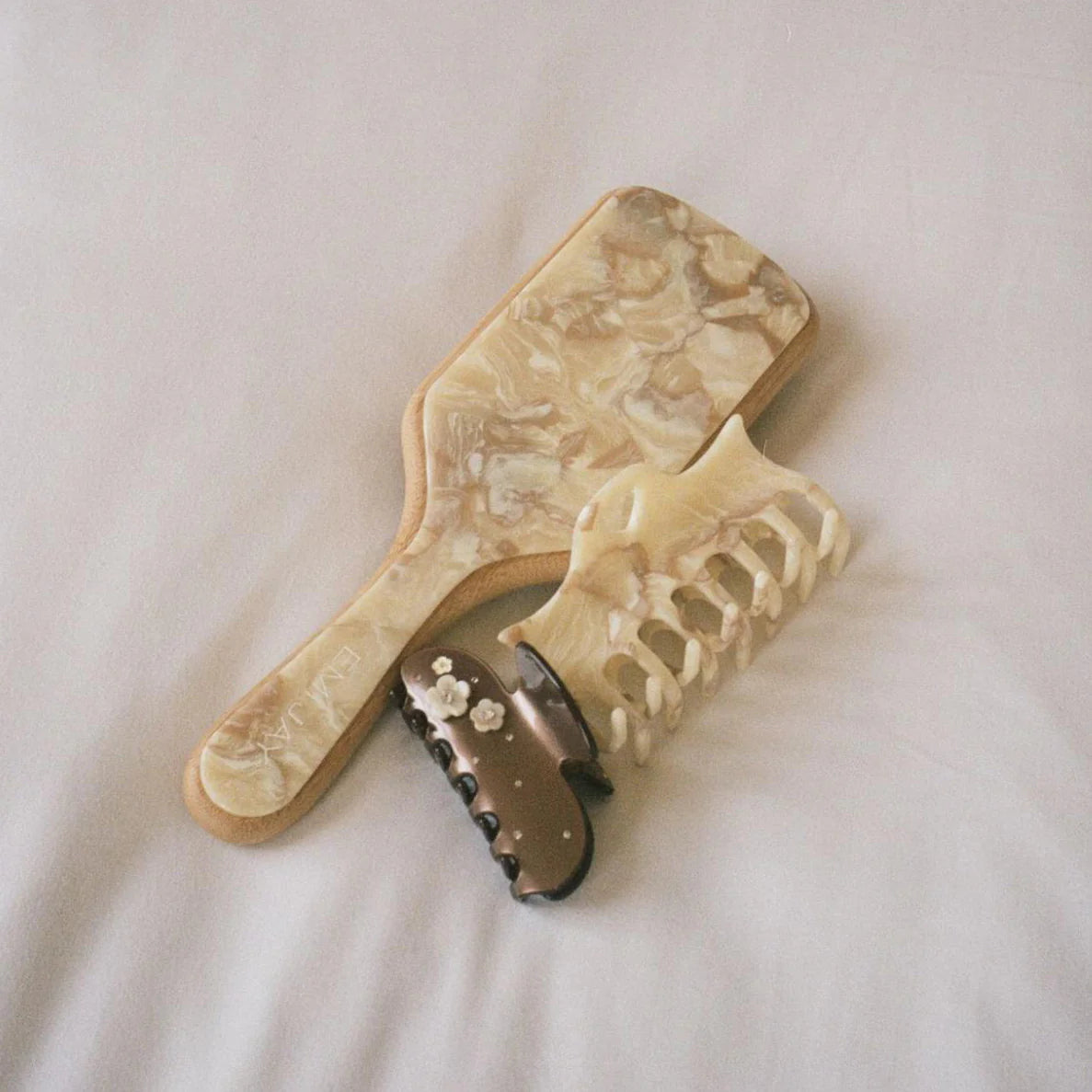 Emi Jay Bamboo Paddle Brush - Chantilly