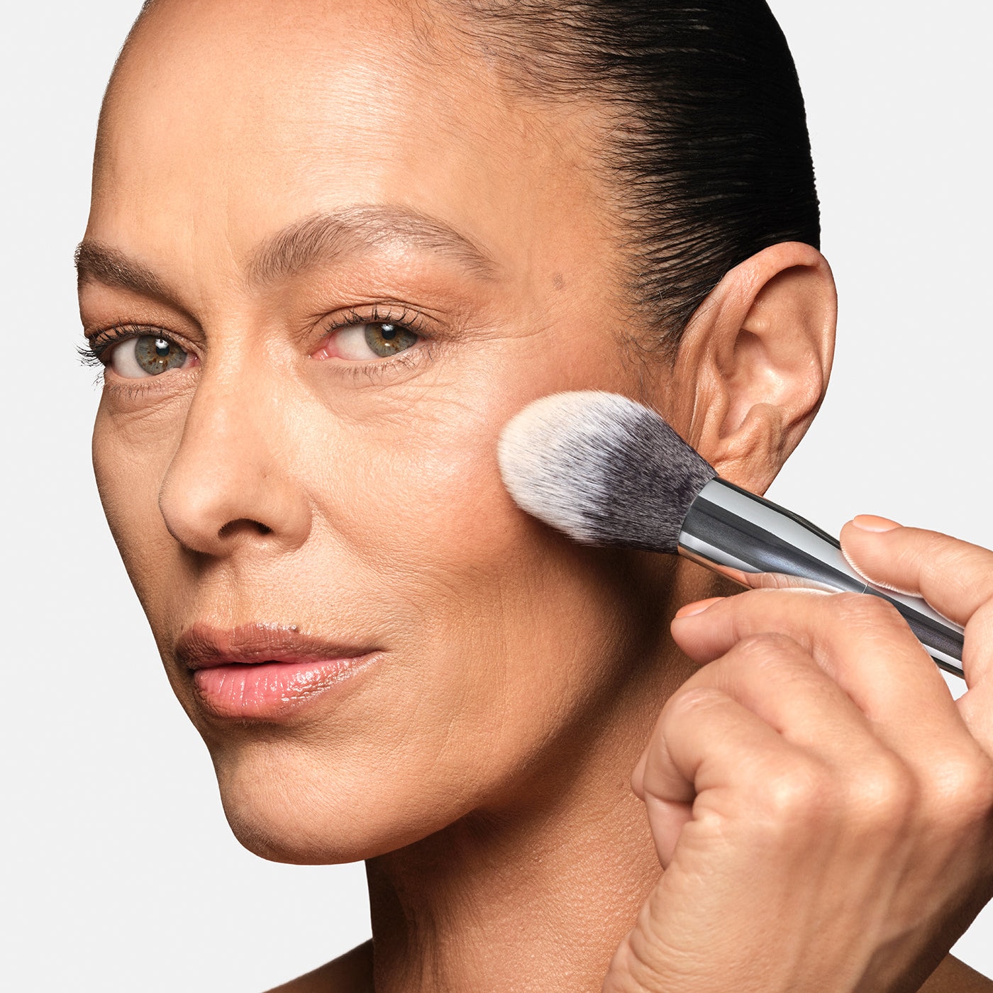 *PRE-ORDER* HAUS LABS BY LADY GAGA Powder Brush